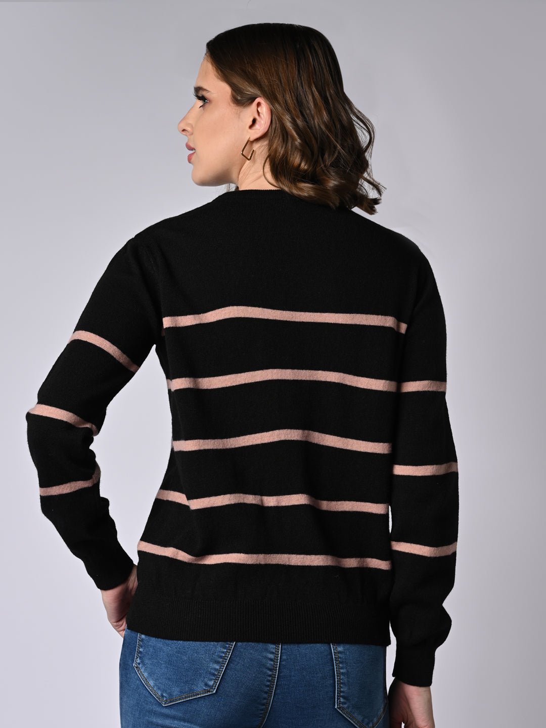 Women Black/Beige Slim Fit Sweater