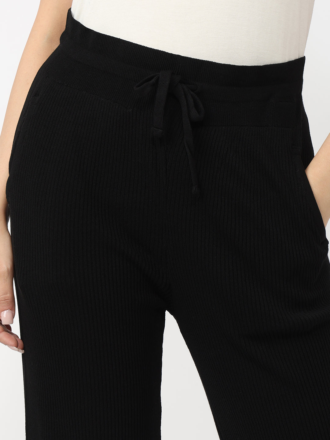Women Black Mid-Rise Loose Straight Fit Trouser