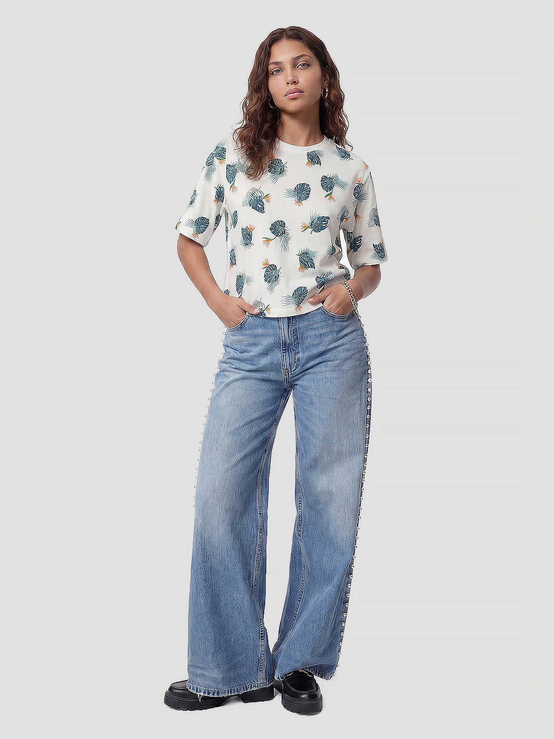 Women Leaf Graphic Print Crop Tees