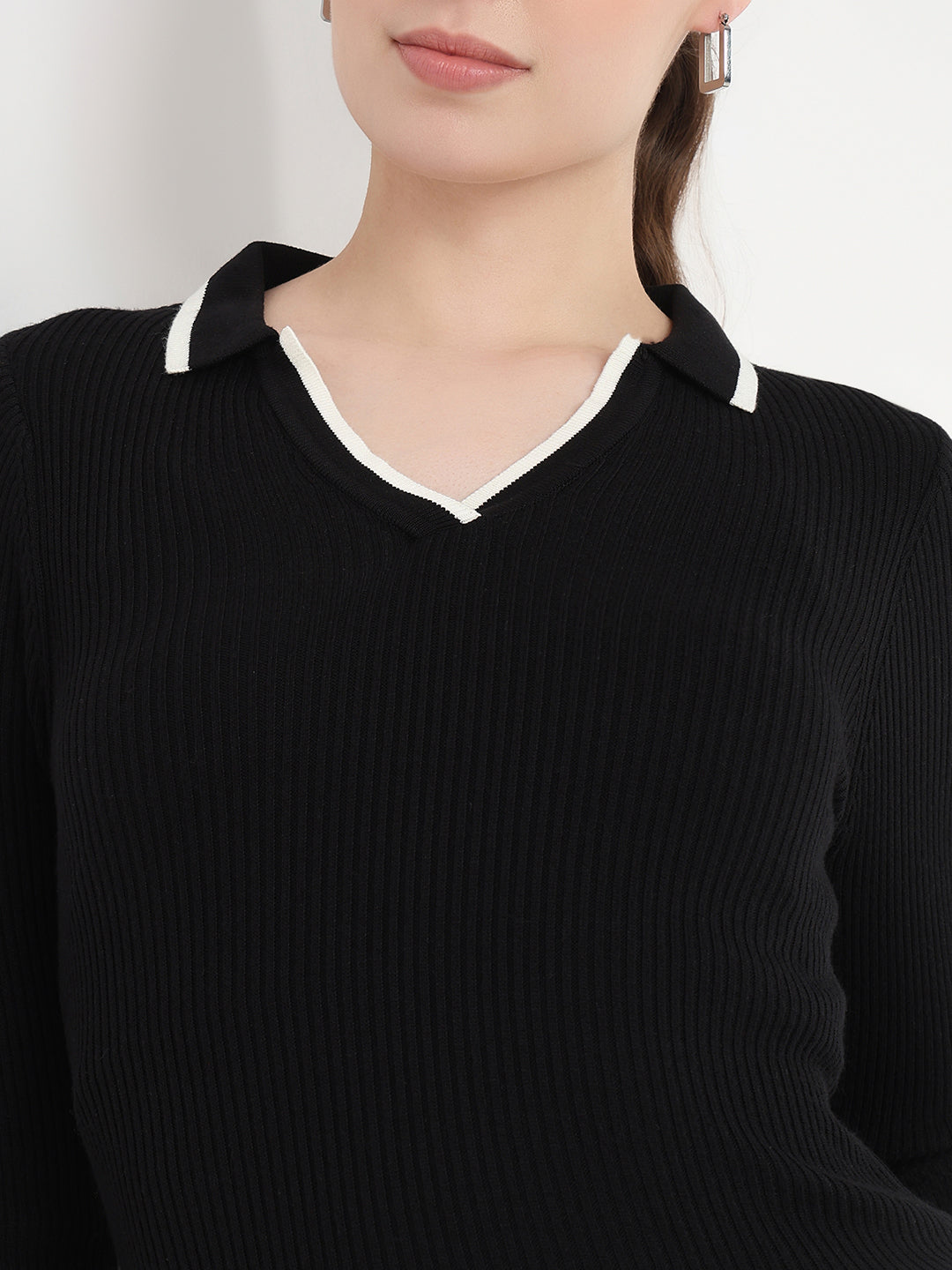 Women Black Slim Fit Flat Knit
