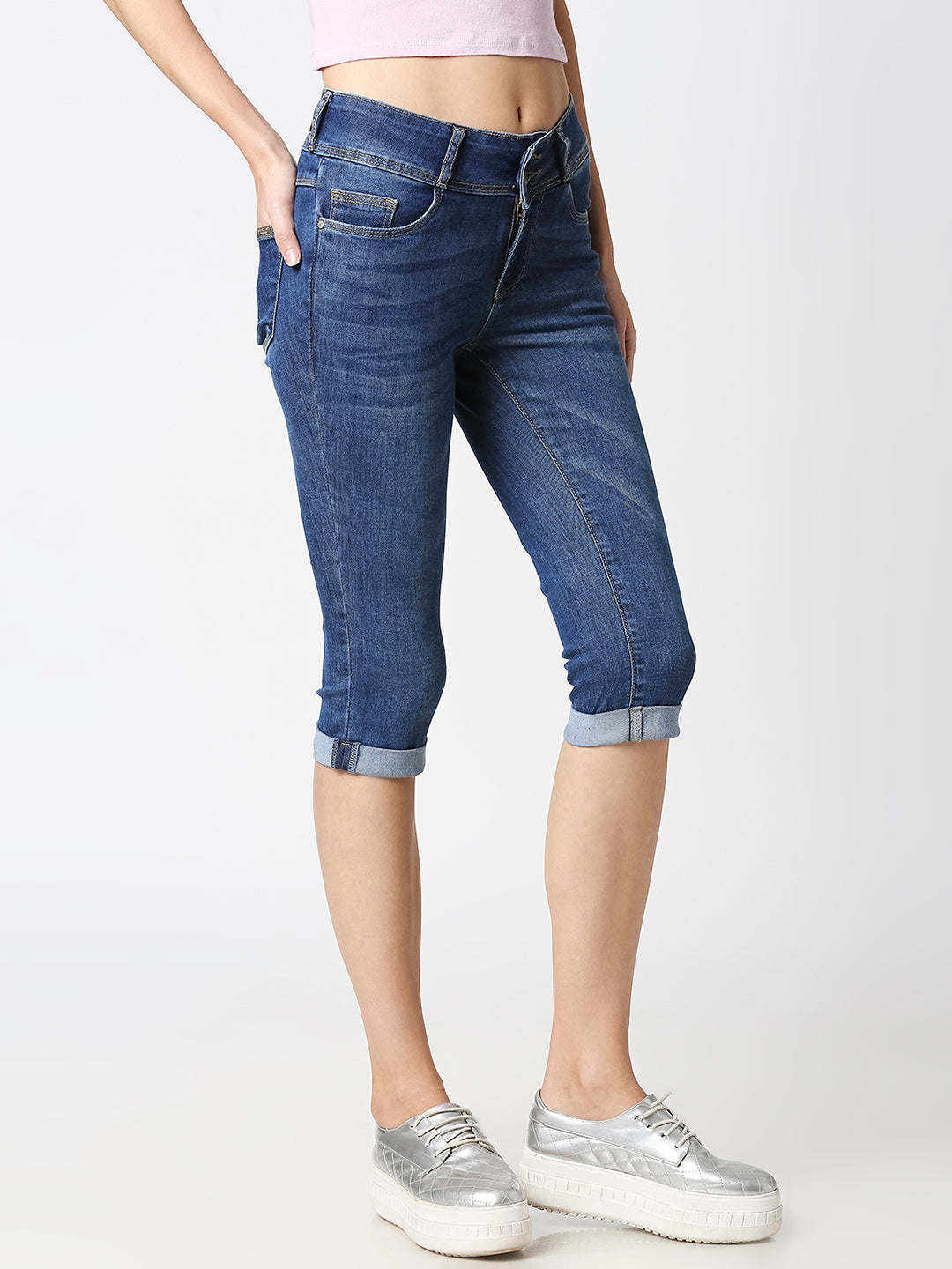 Women Blue Mid-Rise Slim Capri