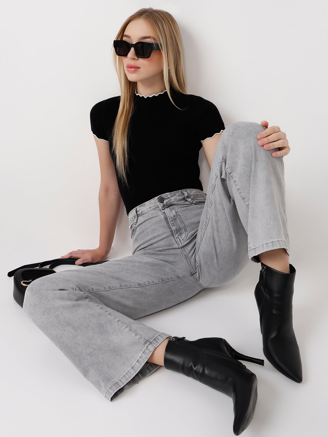 Women Slim Fit Black Flat Knit Top