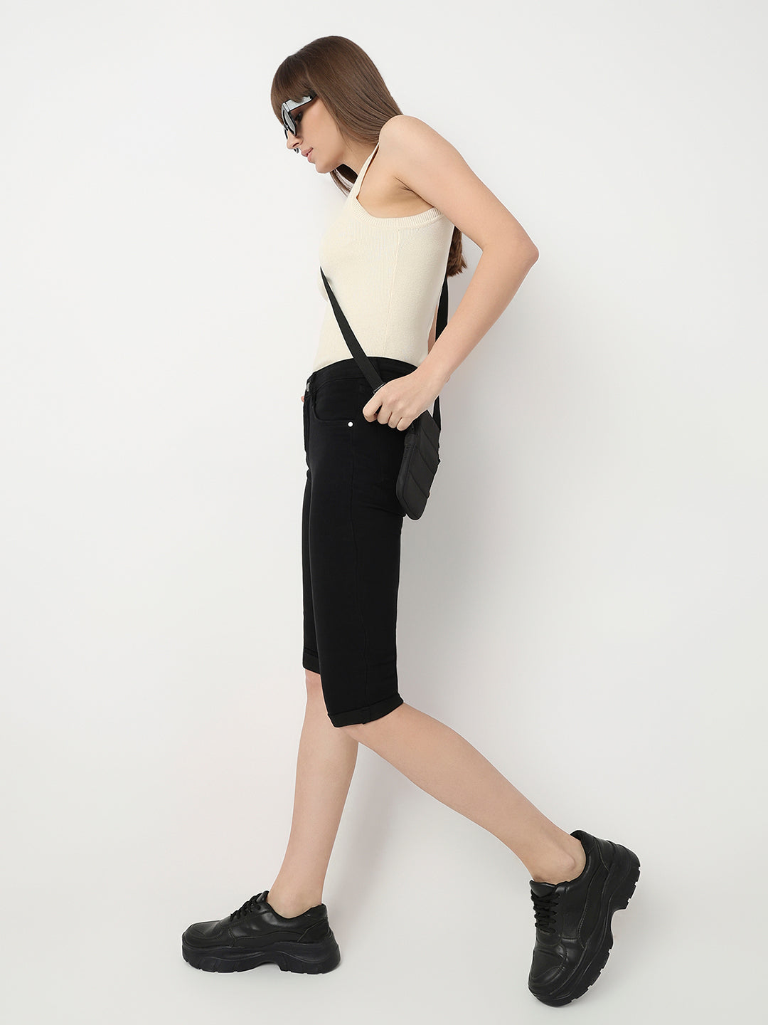 Women Black Mid-Rise Capri
