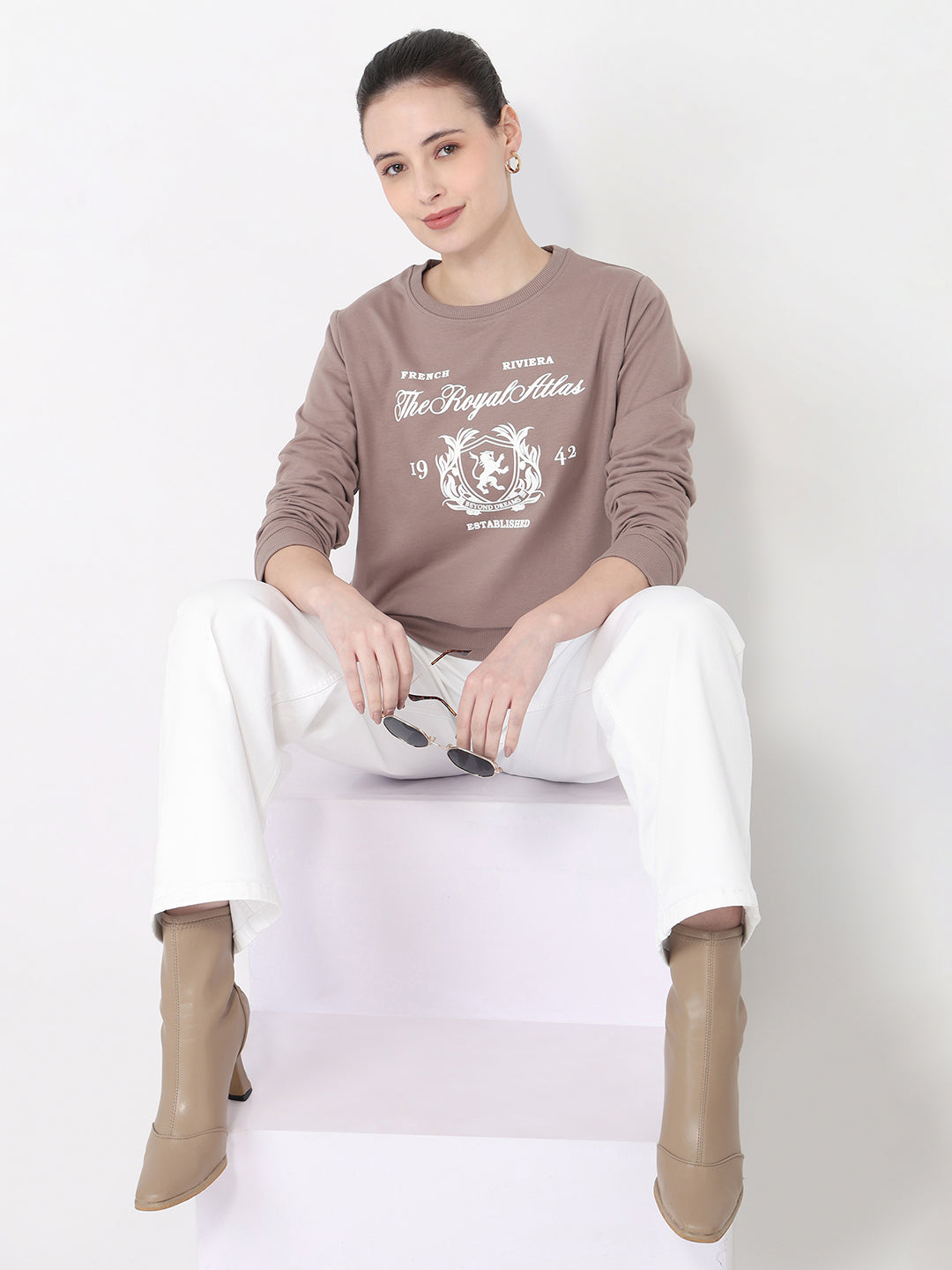 Women Oyester Slim Fit Sweatshirt