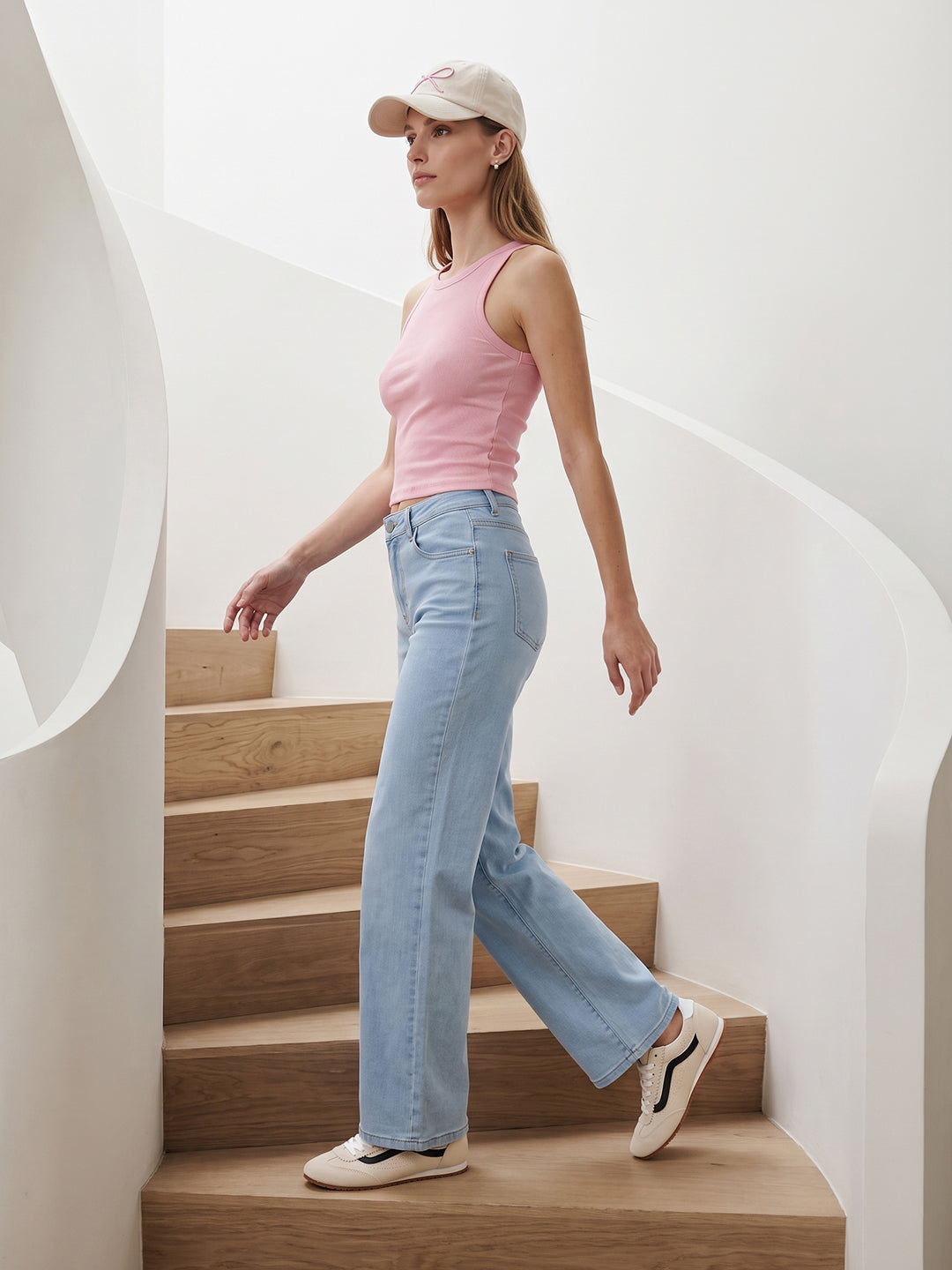 Women Light Blue Mid-Rise Straight Fit Jeans