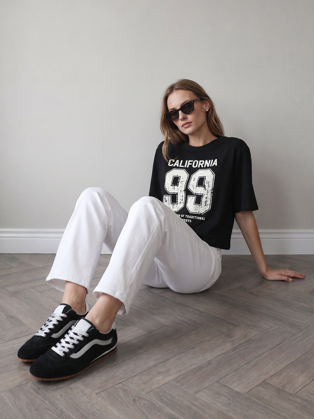Women White High-Rise Straight Fit Jeans