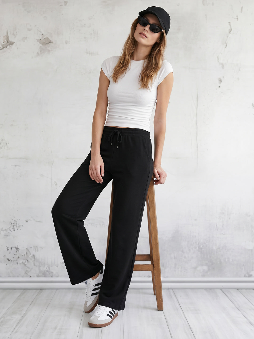 Women Black Mid-Rise Jogger