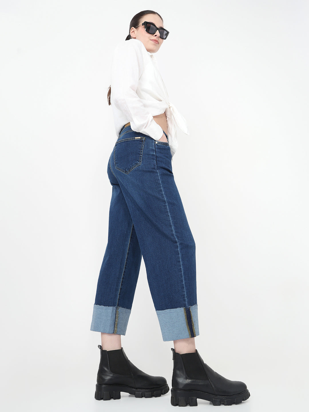 Women Blue Crop Straight Fit Jeans