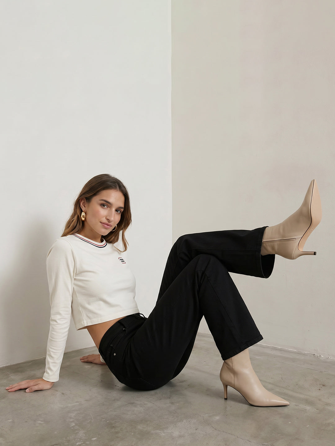 Women Black High-Rise Straight Fit Jeans
