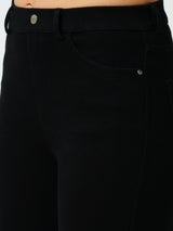 Women Black Solid Jeggings