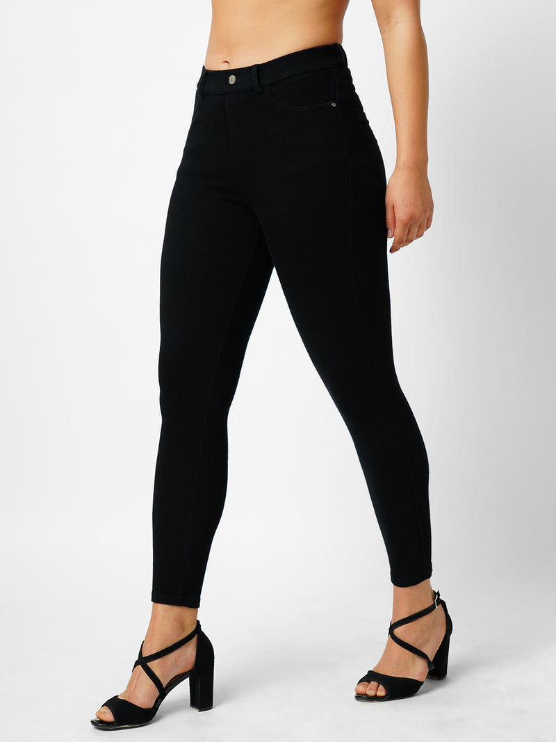 Women Black Solid Jeggings