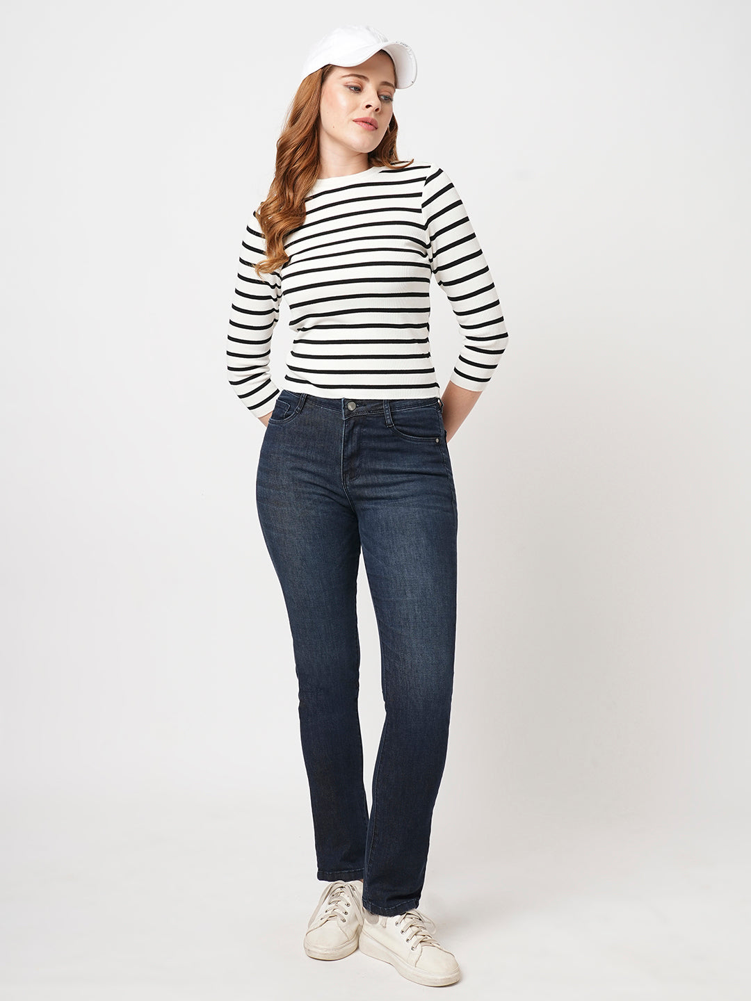 Women Blue Snug Straight Fit Jeans