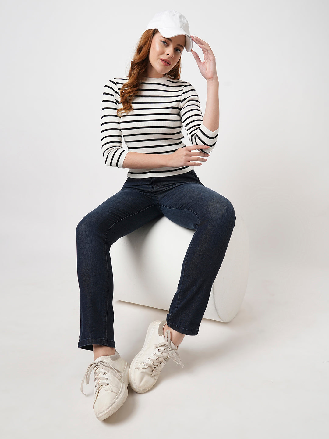 Women Blue Snug Straight Fit Jeans