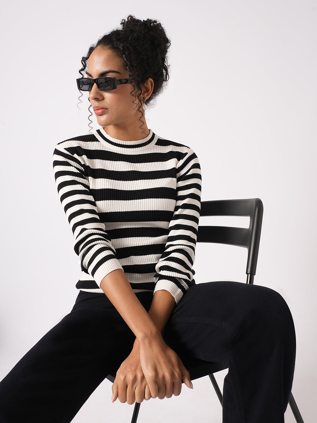 Women Black/White Flat Knit