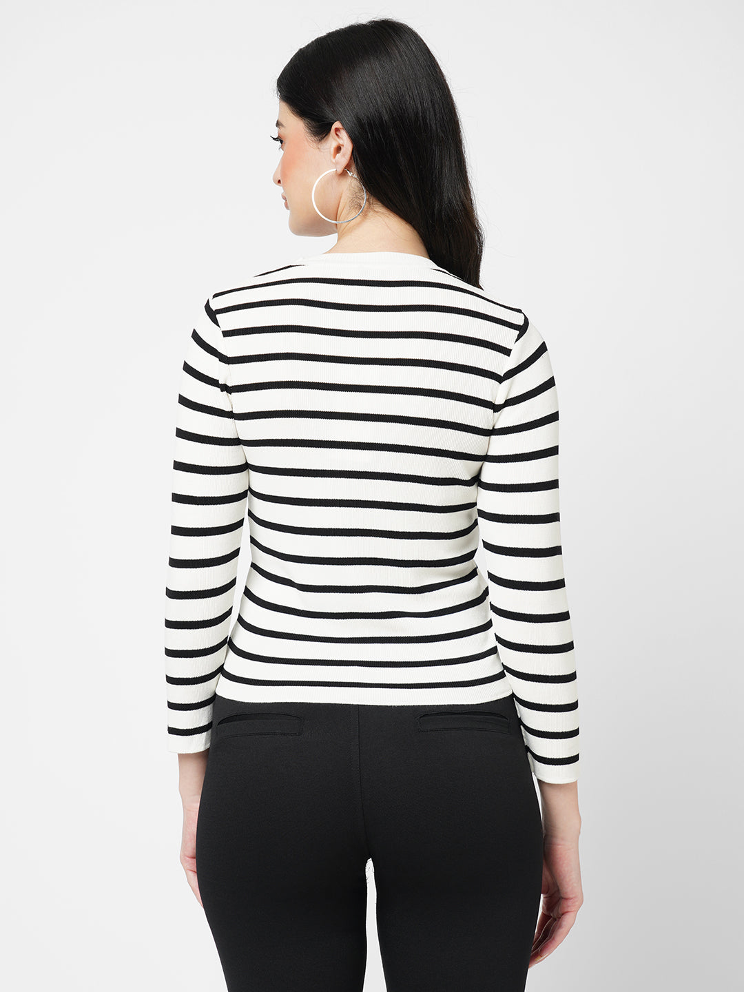 Women Black & White Slim Fit Flat Knit