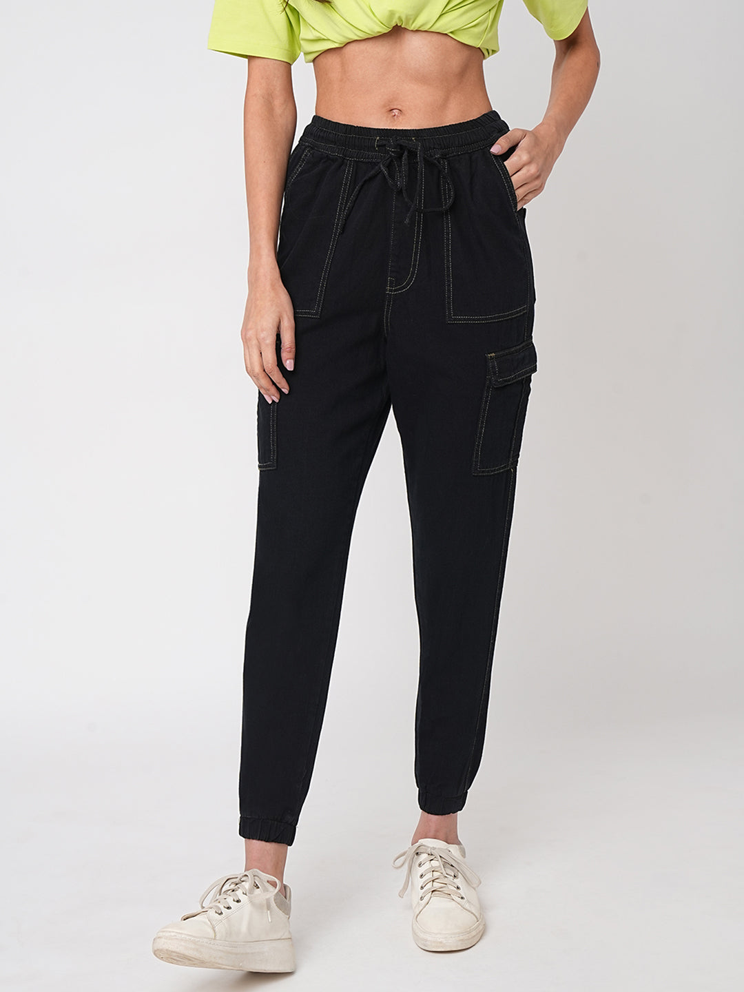 Women Black Mid-Rise Cargo Jogger