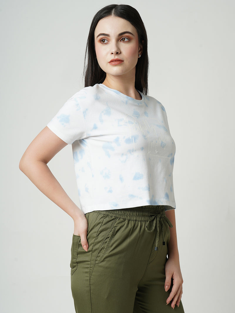 Women Sky Tie & Dye Chest Printed Crop Tshirt